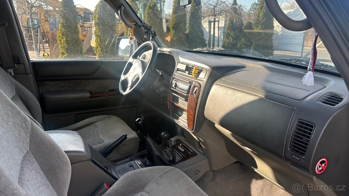 NISSAN PATROL GR61 - 7