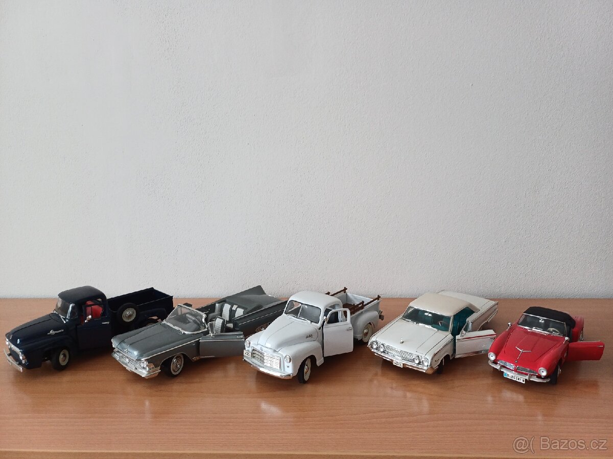 Modely Matchbox Siku Ixo SSM - 7