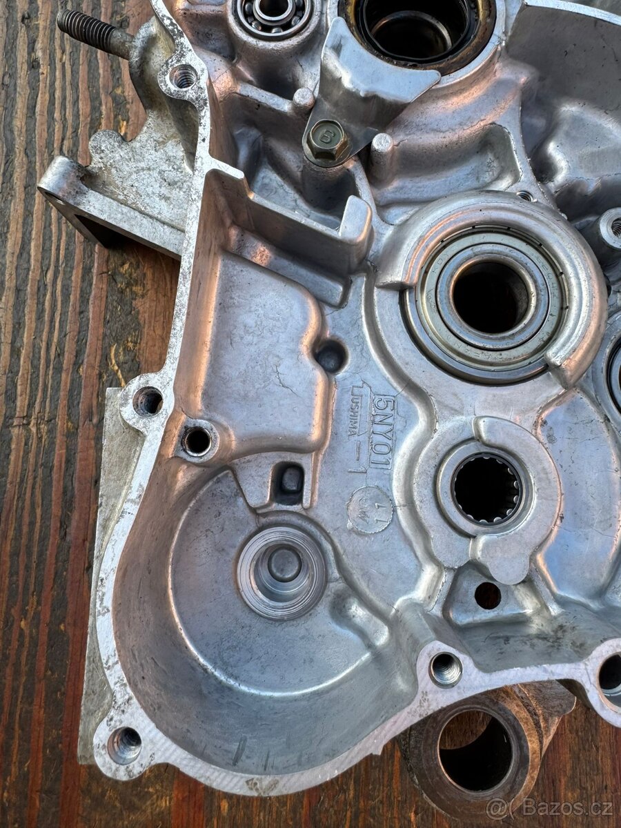 Komplet klikové skříně levý pravý blok kartery Yamaha YZ 125 - 7