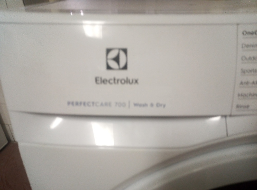 Electrolux PERFECTCARE 700 - 7