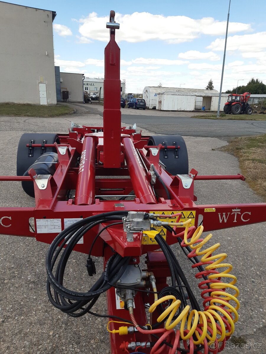 Nosič kontejnerů PORTÝR 9.7 - 7