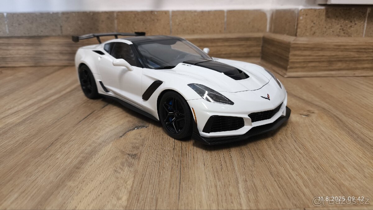 Model Chevrolet Corvette ZR1 2019 1:18 Autoart ( 71270 ) - 7