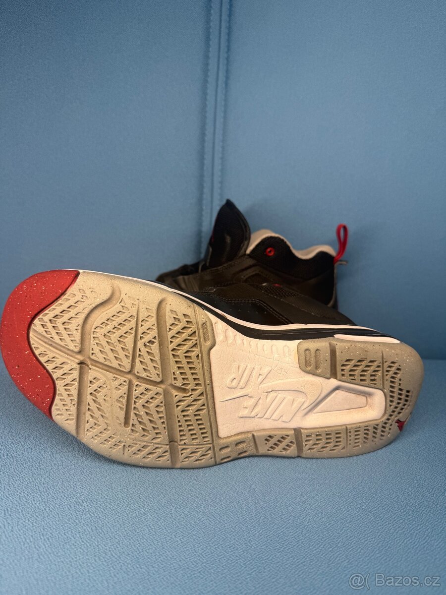 Jordan Loyal 3 - 7