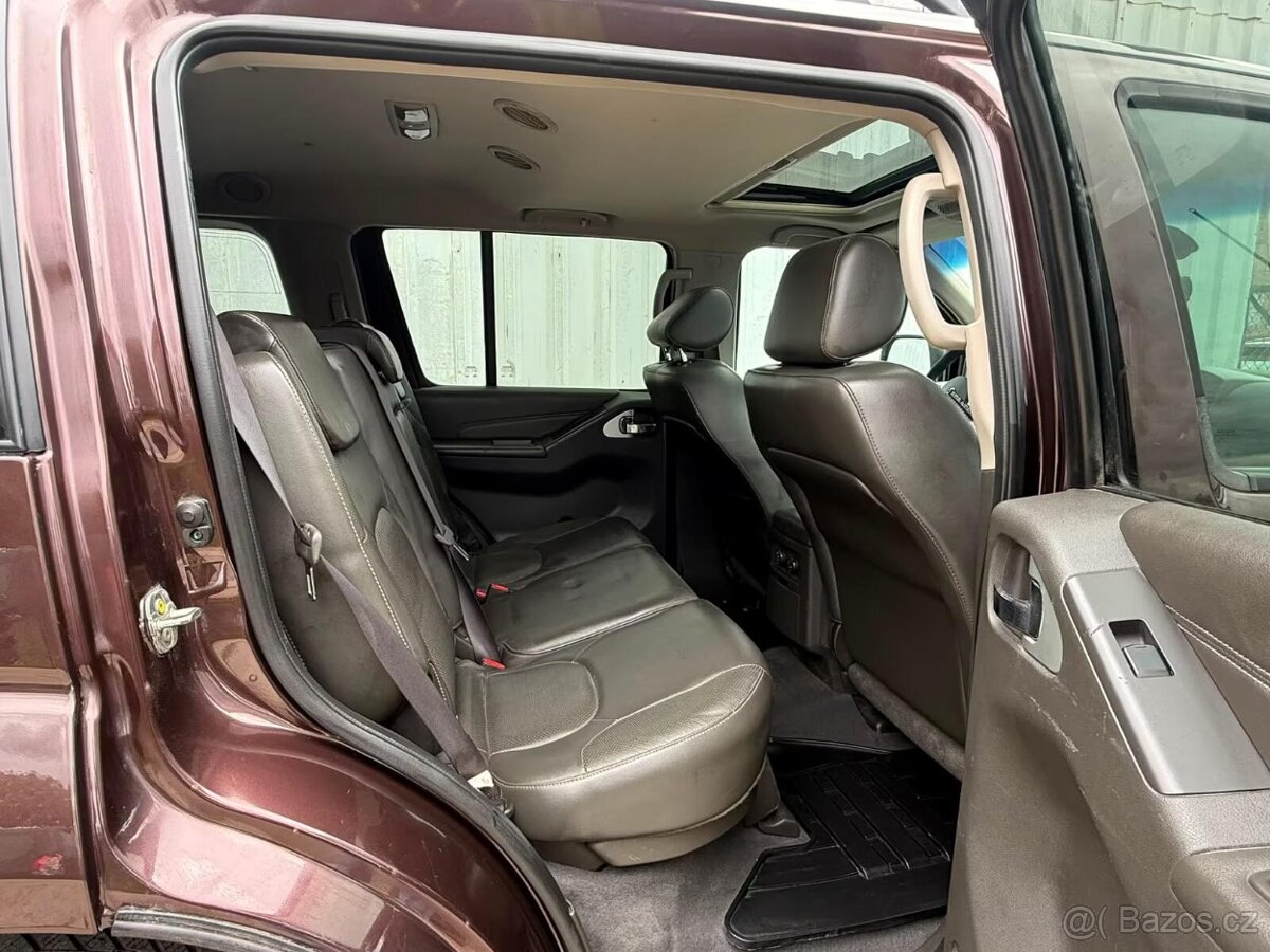 Nissan Pathfinder 3.0 dCi LE 170kw - 7