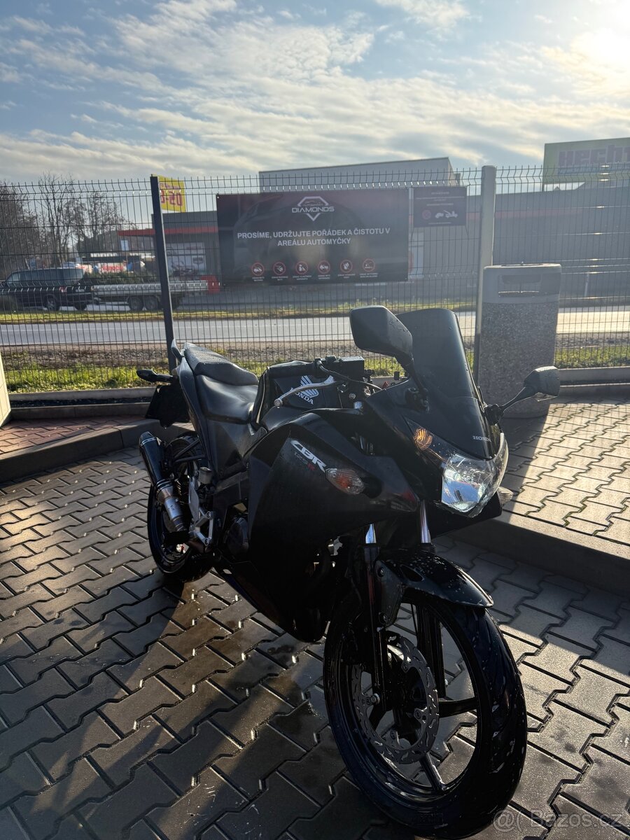 Honda CBR 125R - 7