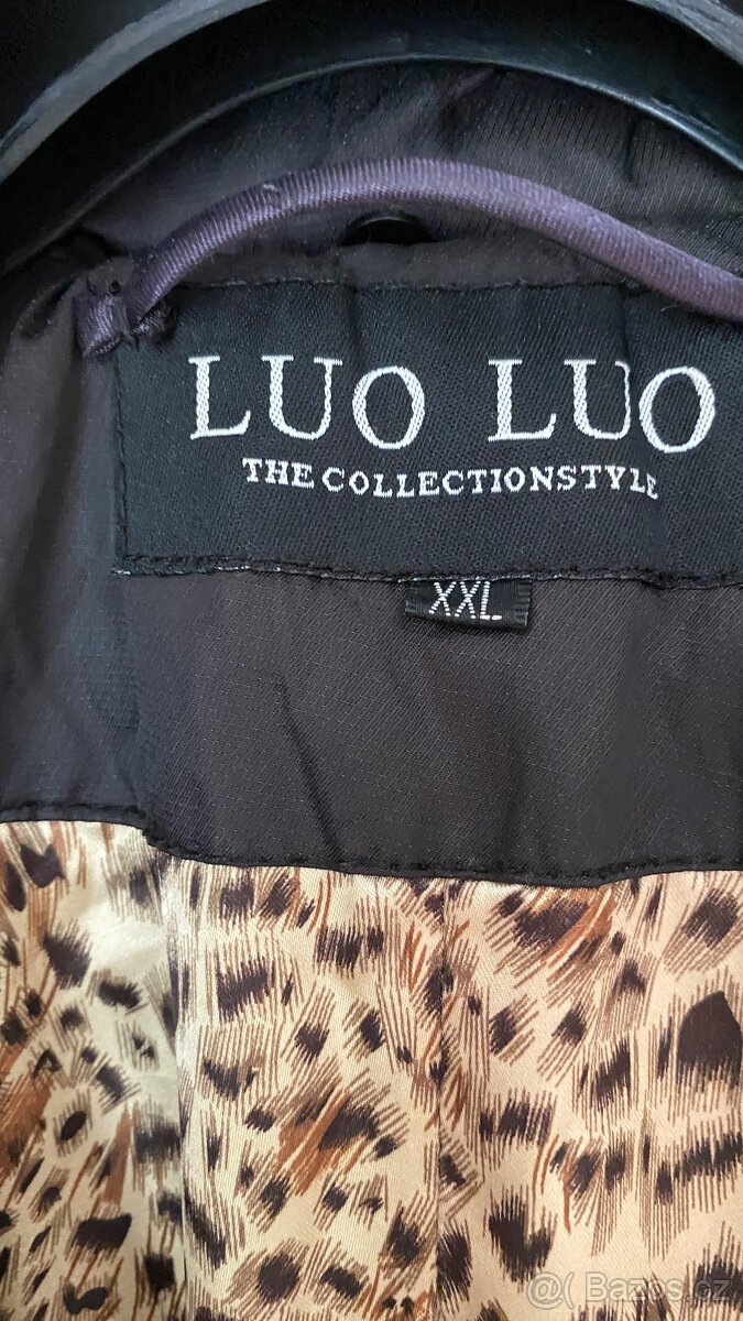 Zimní kabát s kožešinovým límcem - 7