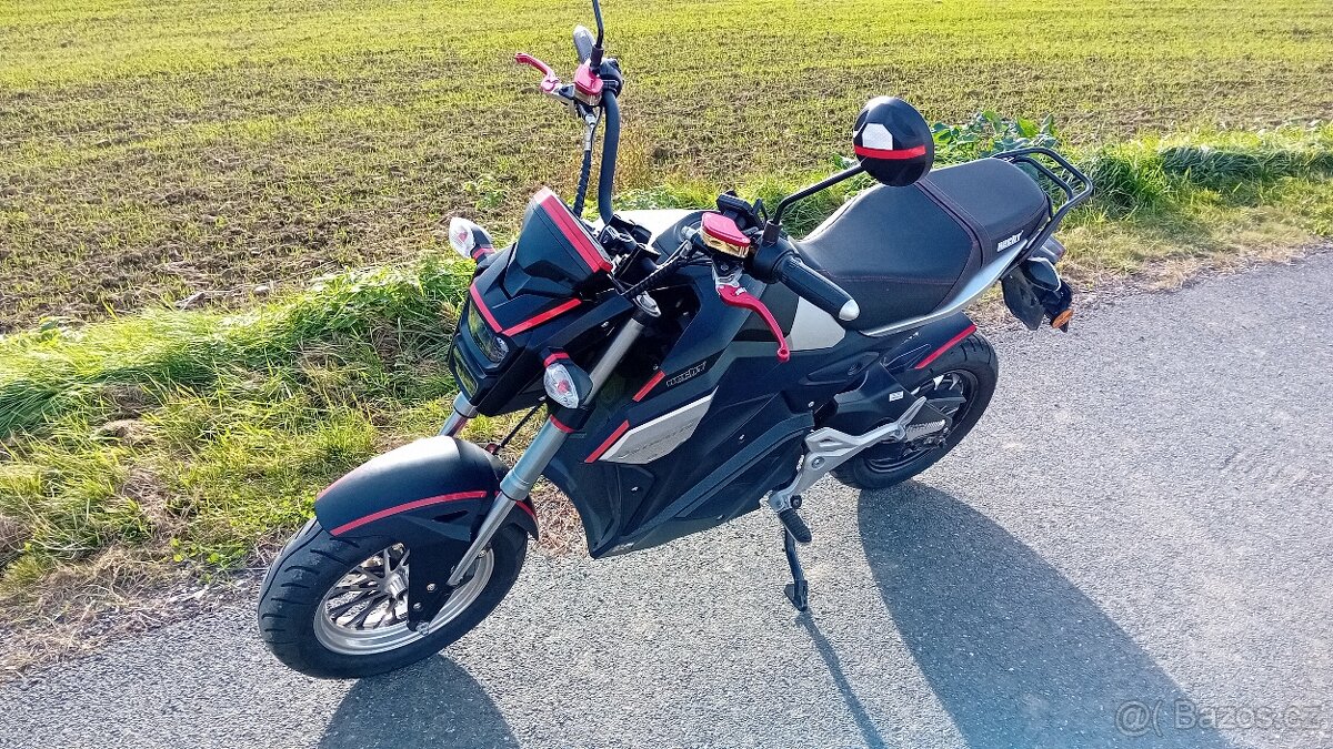 ELEKTRICKÝ Skůtr HECHT STRATIS březen 2024 - 7