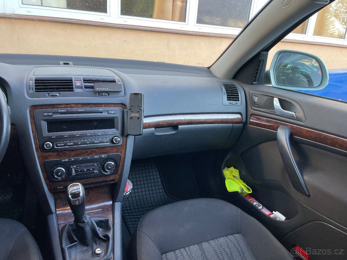 Škoda Octavia II Elegance - 7