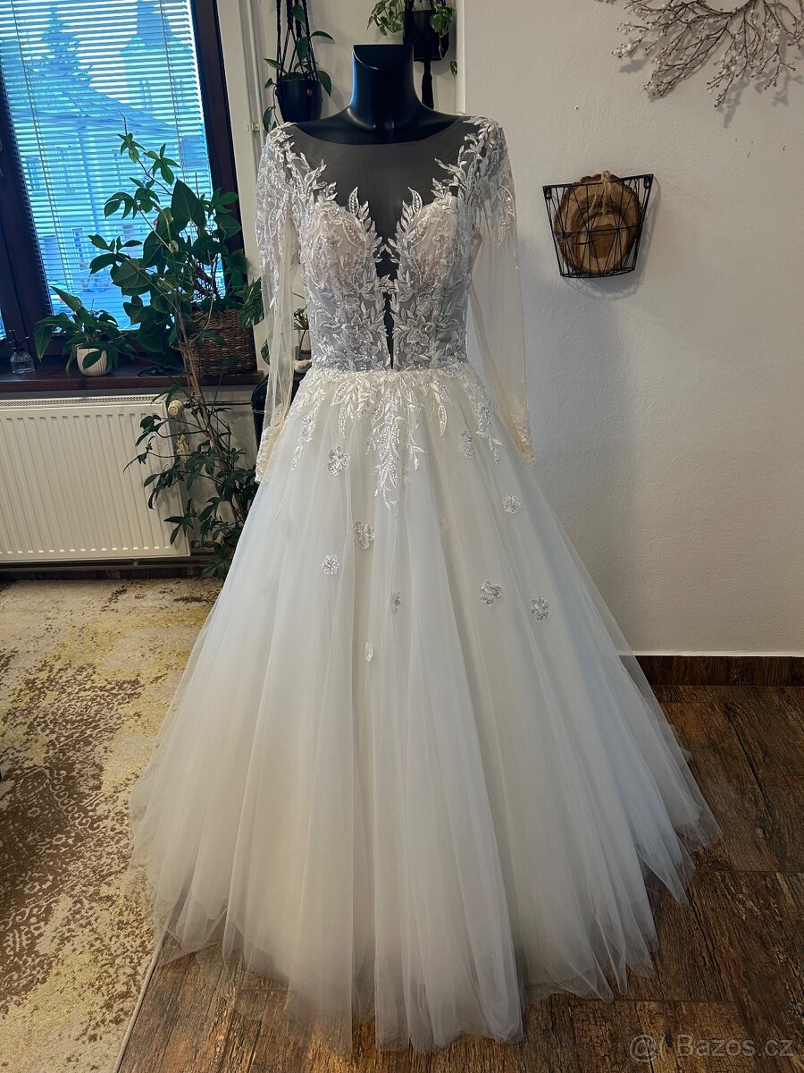 Svatební šaty, víc druhů - 7