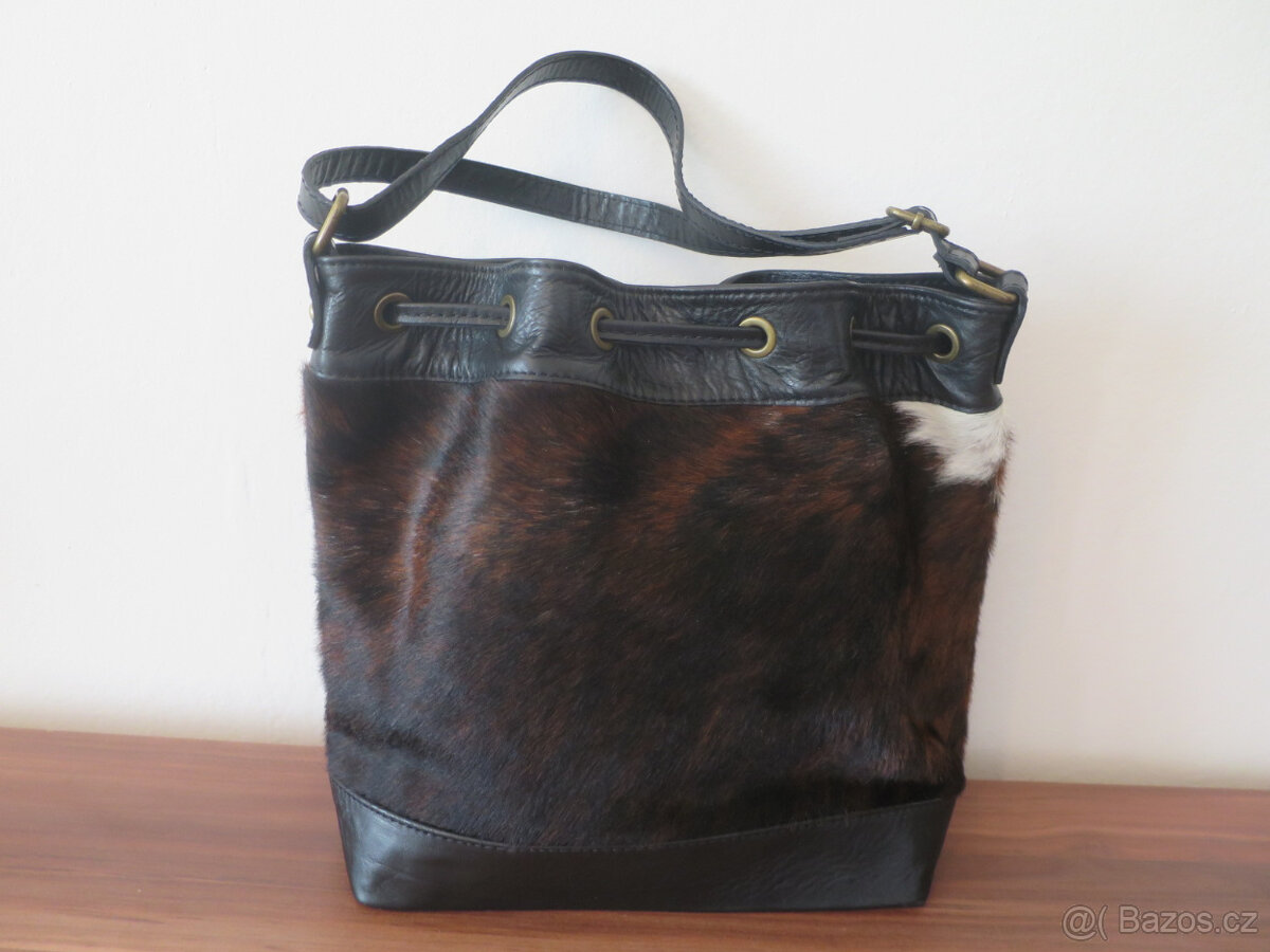 Nová kožená kabelka se srstí (Itálie) - 7