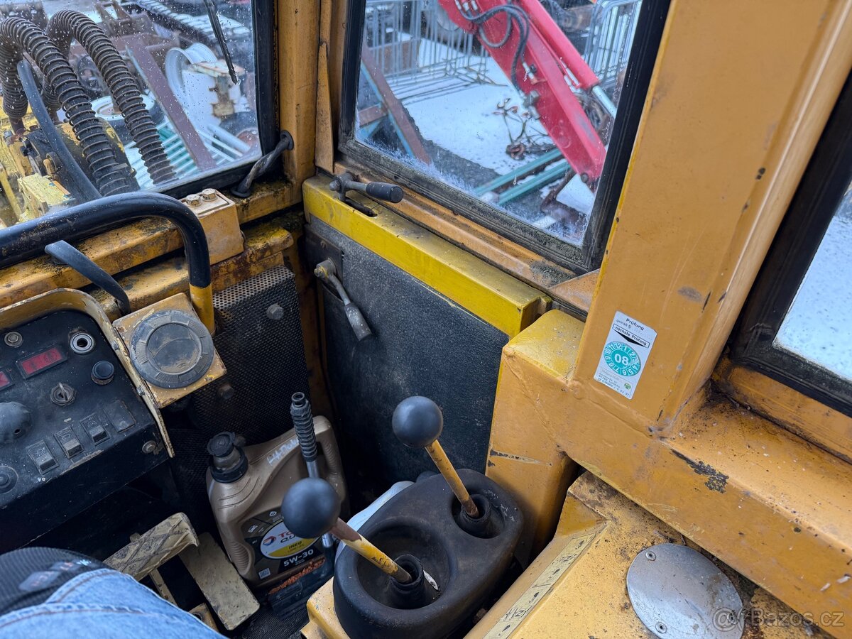 Prodám pásový nakladač - 7