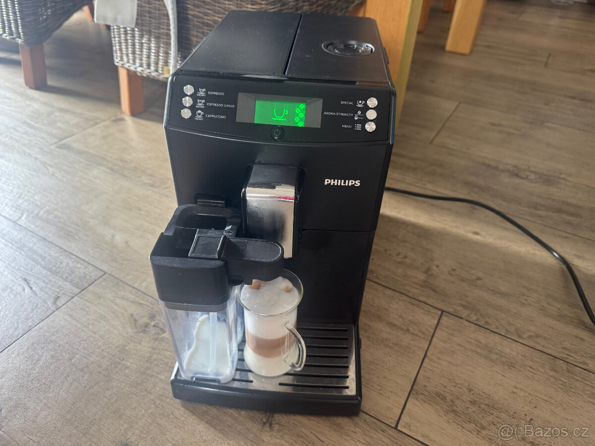 Automatický kávovar presovač philips saeco - 7