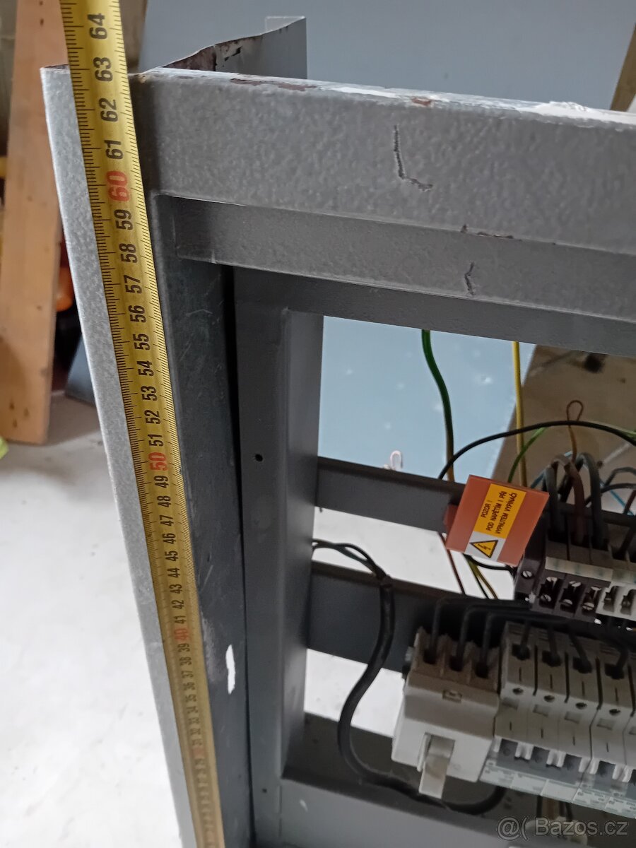 Prodám starší elektroměrovou skříň - 7