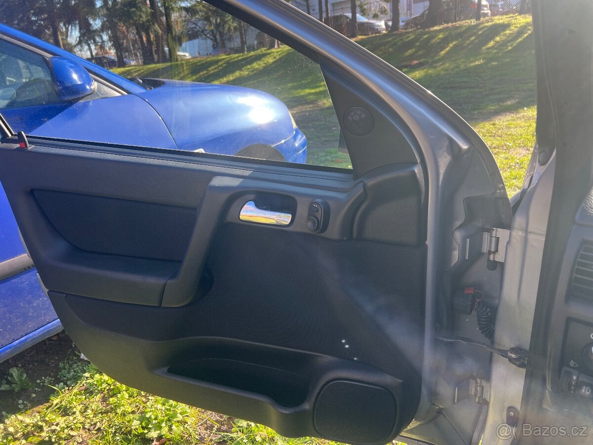 Astra HB 1,6 benzin , manuál - 7