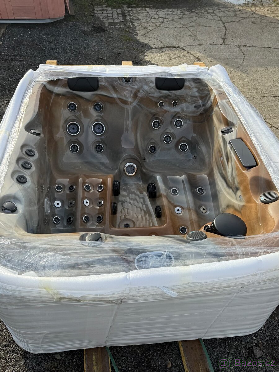 Vířivka Balboa 2X ležení, Max výbava,izolace. - 7