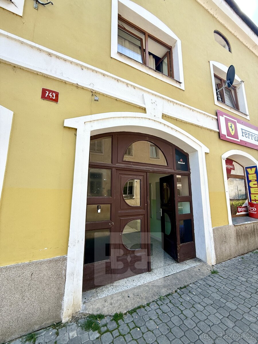 Činžovní dům situovaný na náměstí v obci Štětí, ul. Krátká - 7