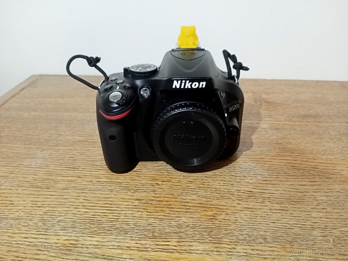 Nikon d5200 a objektivy 18-55mm f3,5-5,6 a 55-200mm f4-5,6. - 7