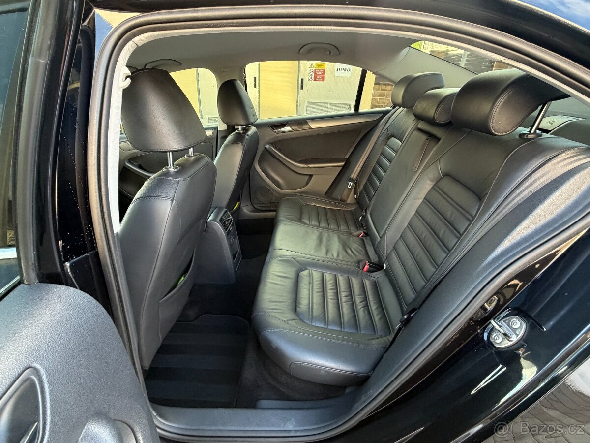 Volkswagen Jetta 1.6TDI/DSG/Kůže/Výhřev/Servis/Nová STK - 7