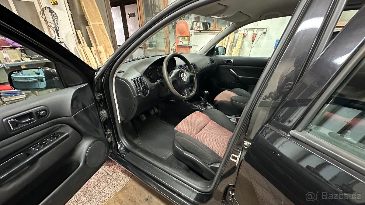 VW Golf 4 Variant 1.6 SR r.v. 2000 - 7