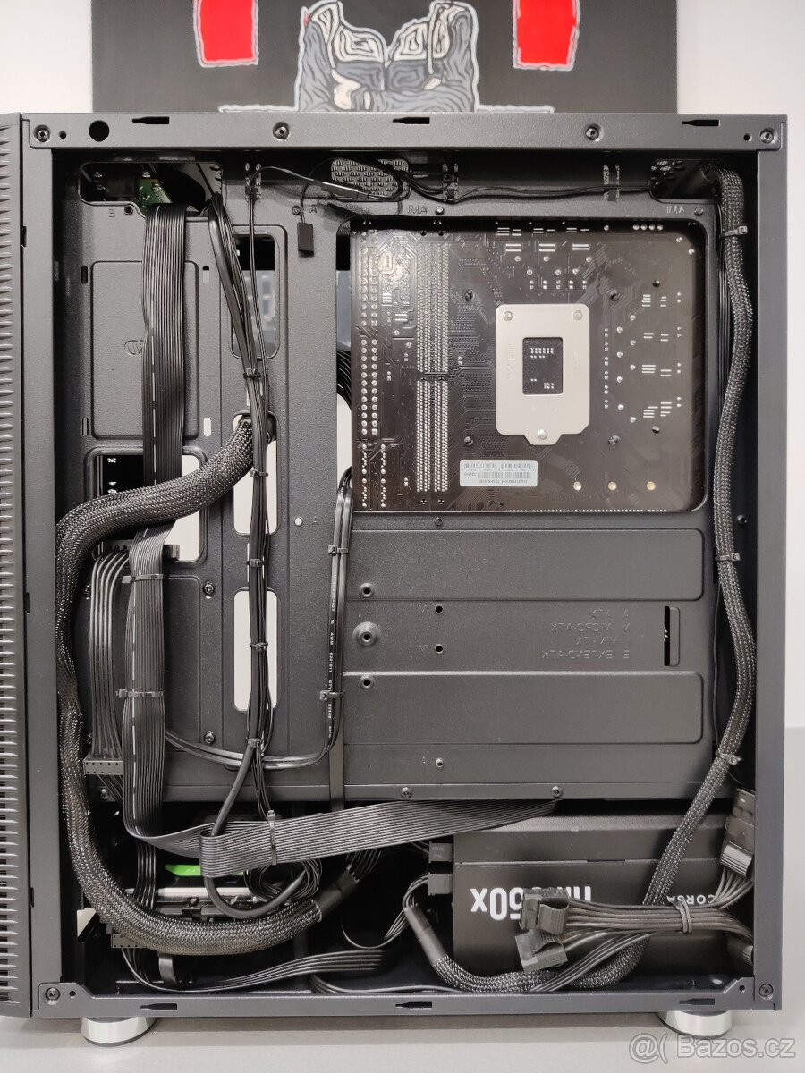 i5 9400, RX 6600 XT, 16GB DDR4 2400MHz, 250GB SSD + 4TB HDD. - 7