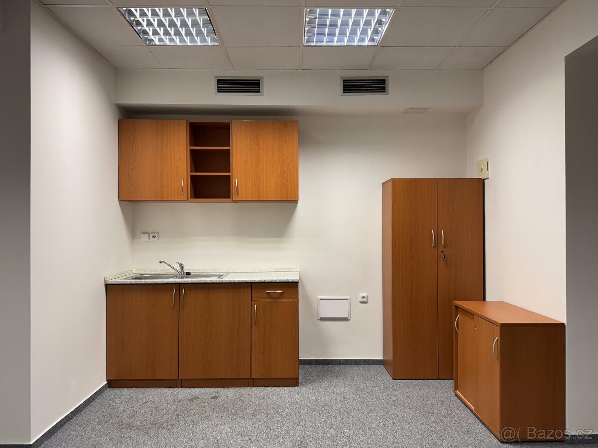 Obchodní prostory v centru Jablonce nad Nisou - pasáž CORSO - 7