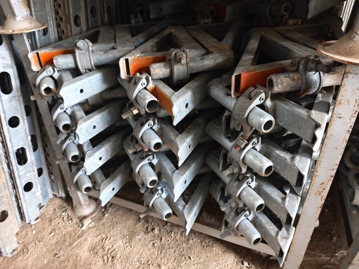 Prodám lešení Layher blitz - pole 2,57m - Alfix - 7