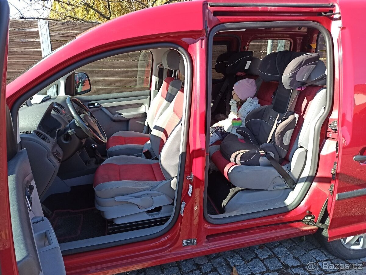 VW CADDY LIFE, 1,9 TDi, 77kW, rodinné auto - 7