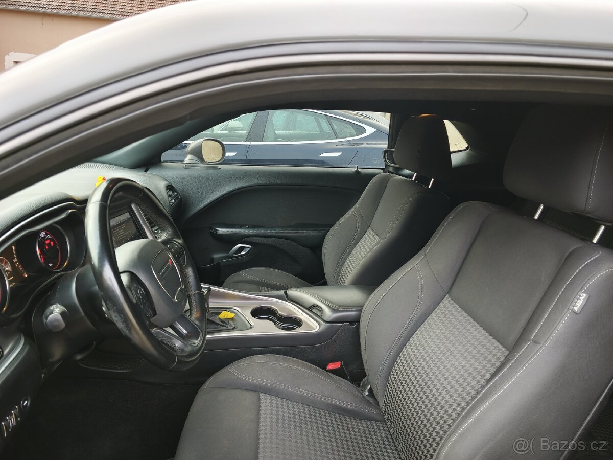 Dodge Challenger - 7