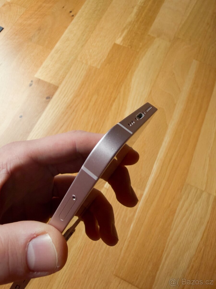 iPhone 13 128 GB, růžová + originální MagSafe - 7