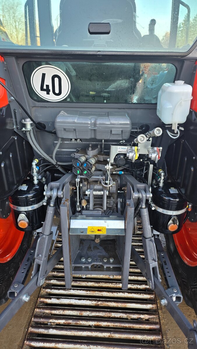 Kubota M4062 s čelním nakladačem - 7