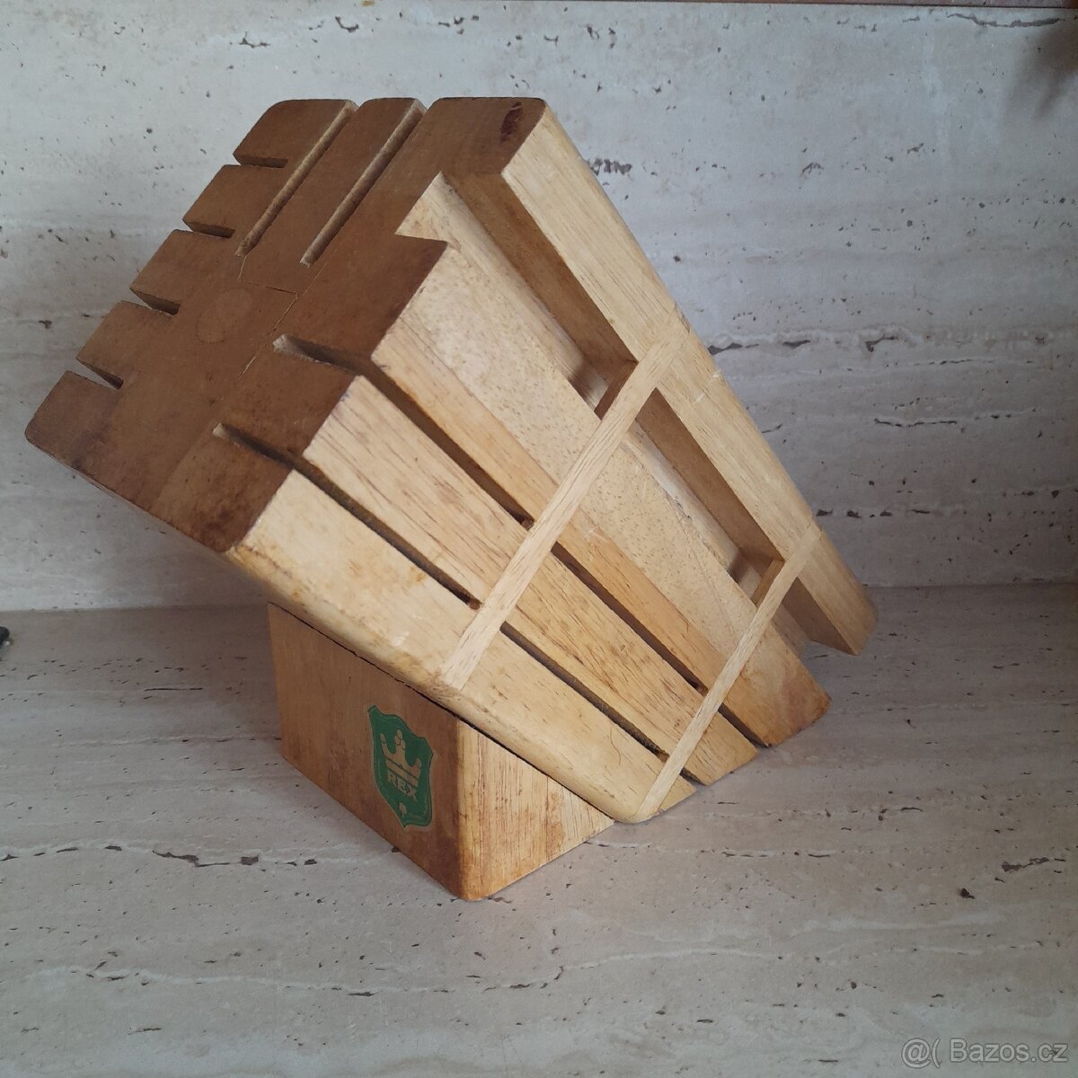 Dřevěný stojan na nože REX - 7