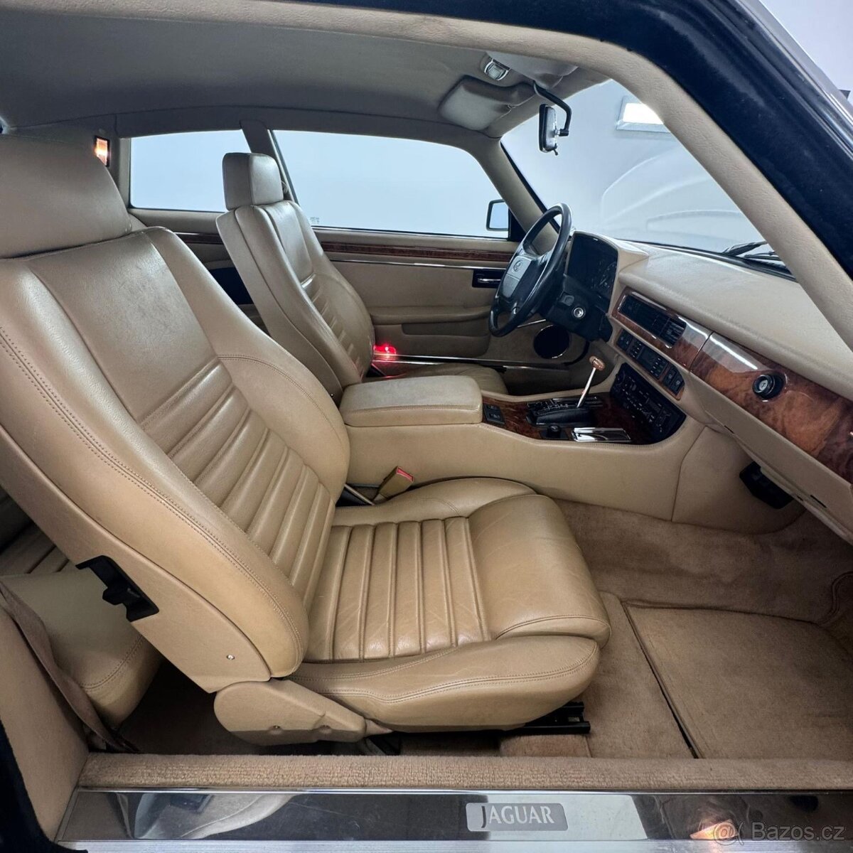 Jaguár XJS V12 pouze 59000 km najeto sběratelský výstavníkus - 7