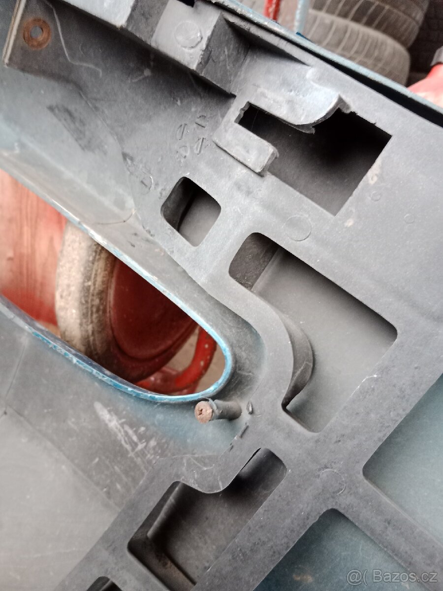 Přední nárazník Ford Probe - 7