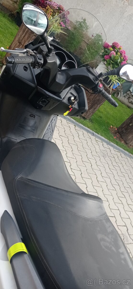 Kymco 300 i ABS - 7