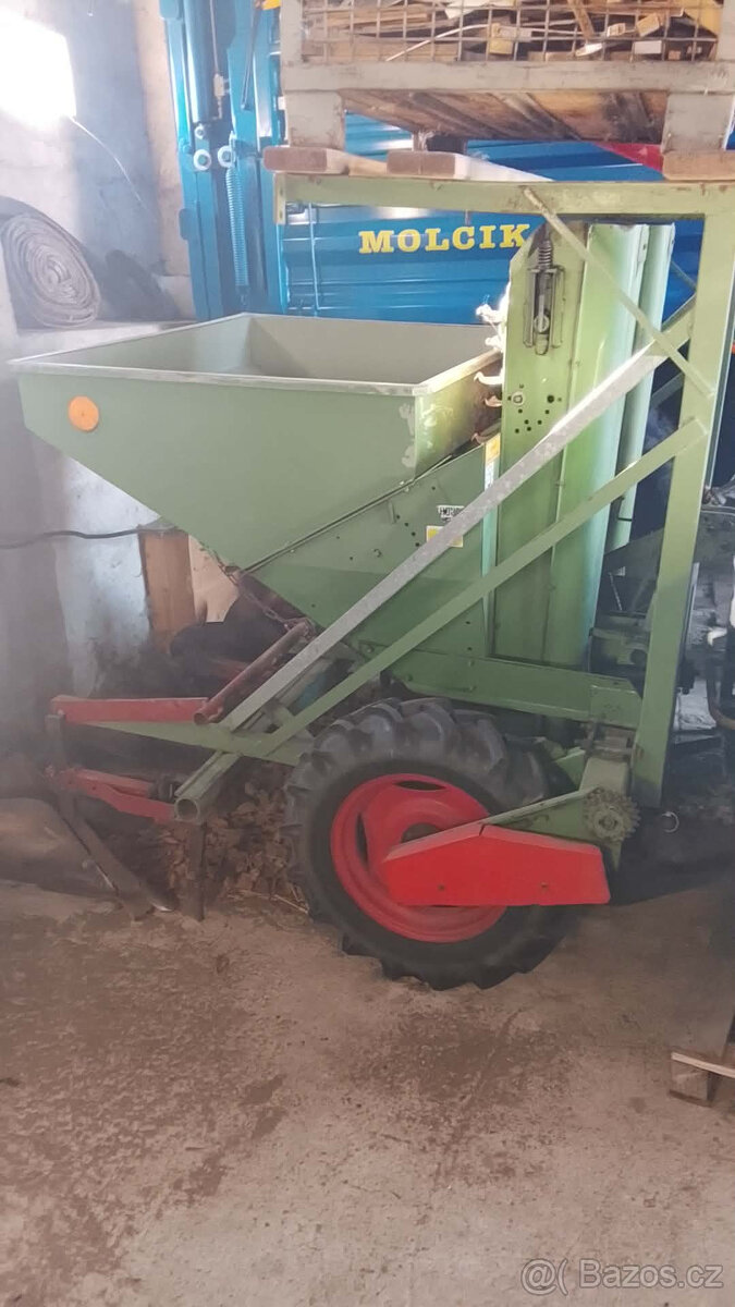 nesený sazeč brambor s přihnojováním - 7