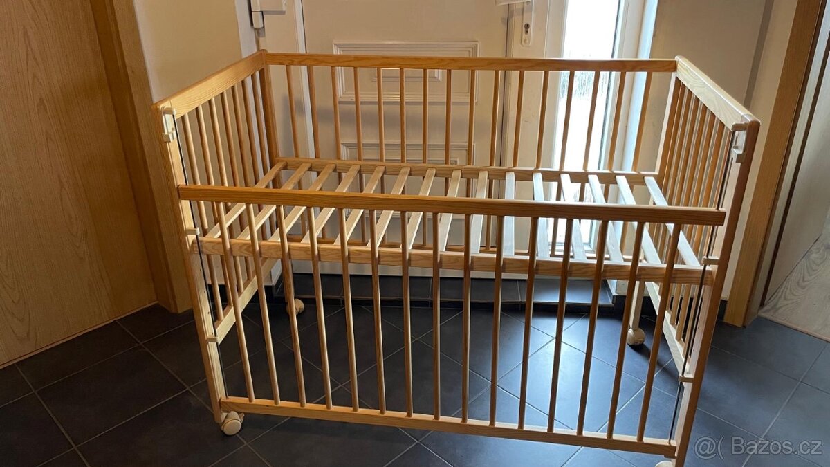 Dřevěná dětská postýlka české značky - 7