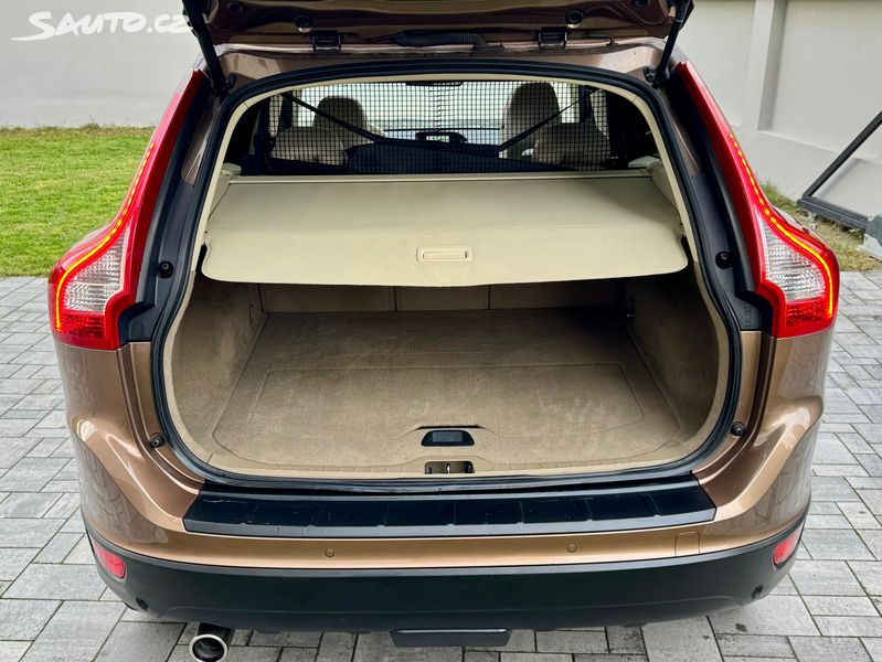Volvo XC60, 2.4D5,MOMENTUM,2.MAJ,SERVIS.KN - 7