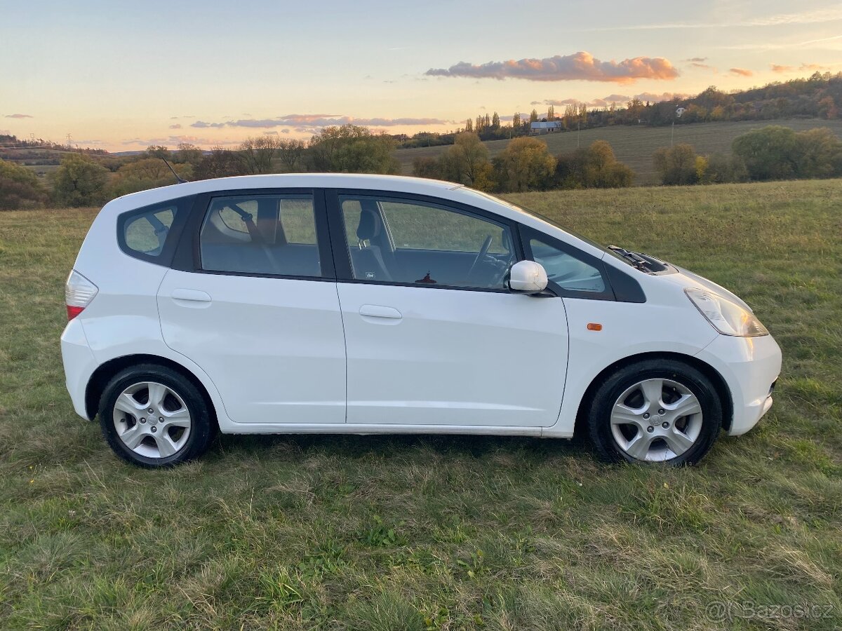 Honda jazz 1.2i 66kw,rok:12/2010,naj:129tkm,klima,alu - 7