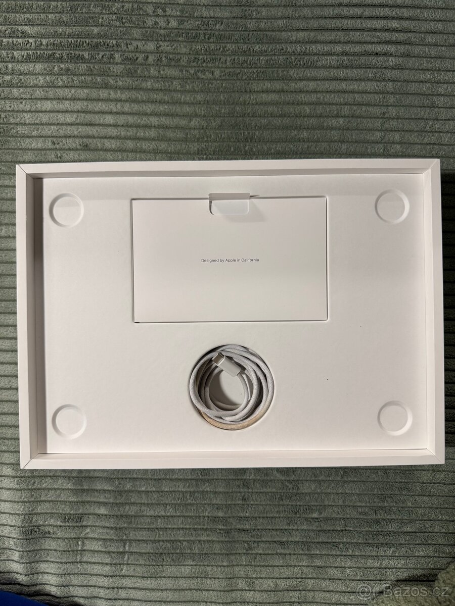 Prodám MacBook Air 13″ m3 - 7