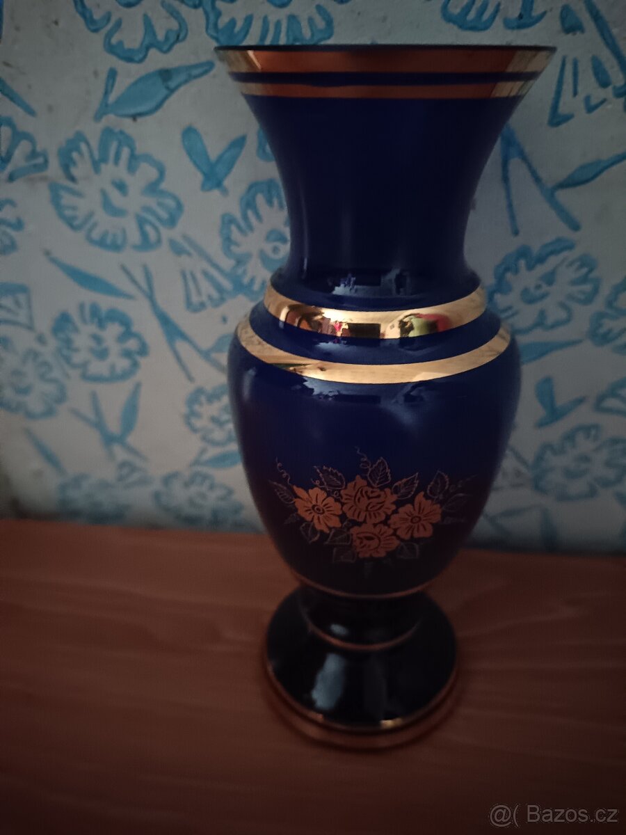 Modrá skleněná váza s vzorem - 7