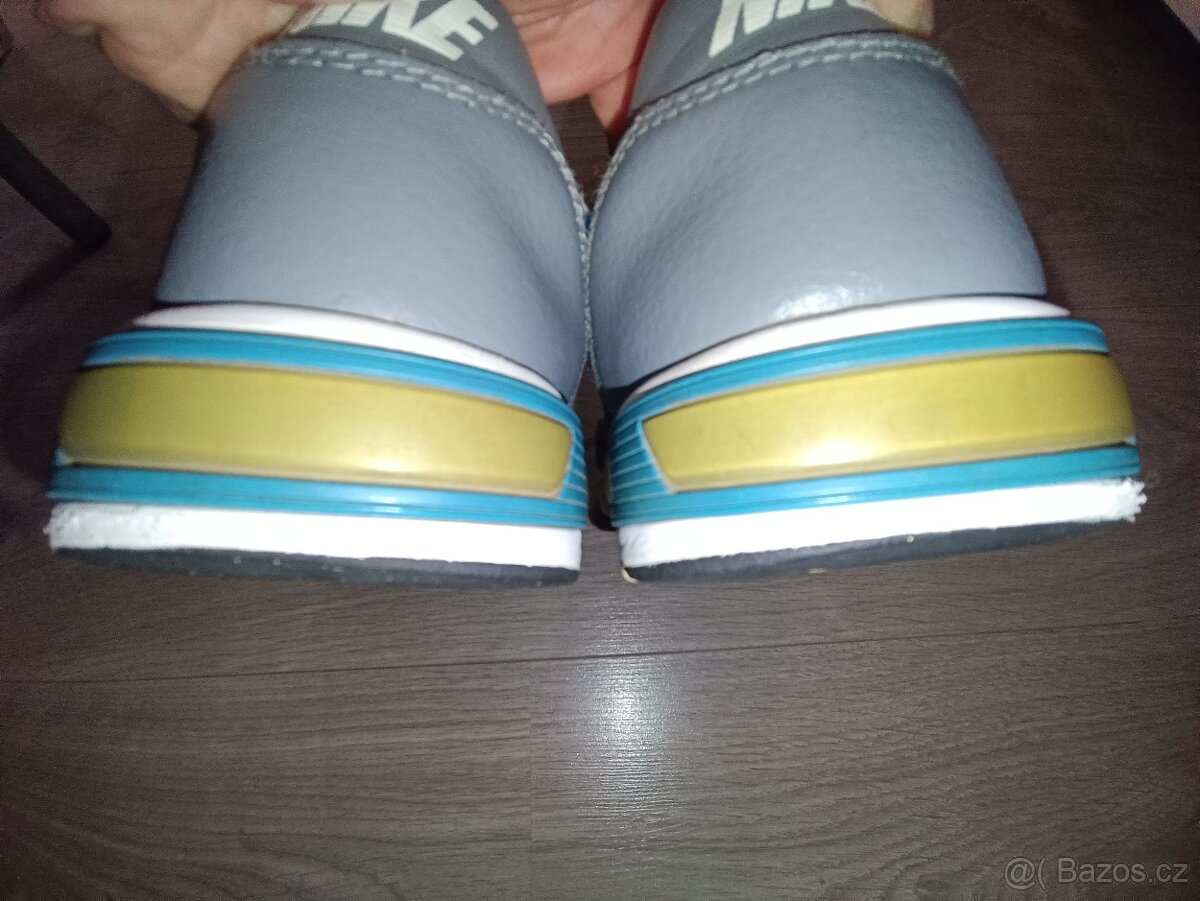 Boty tenisky Nike Nightgazer 38,5 - 7