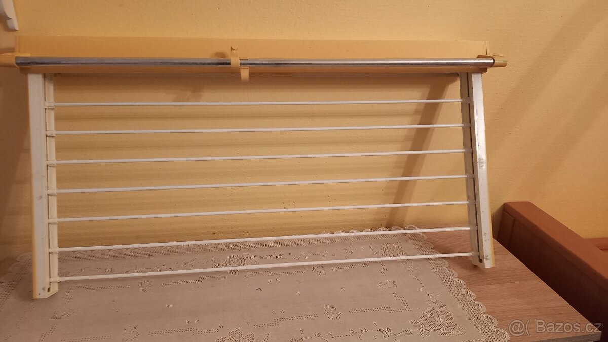 Věšák na zeď - 7