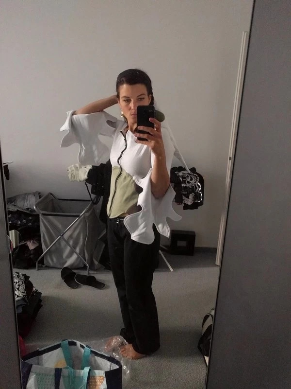 Skřítčí mikina, velikost S, nová, nenošená - 7