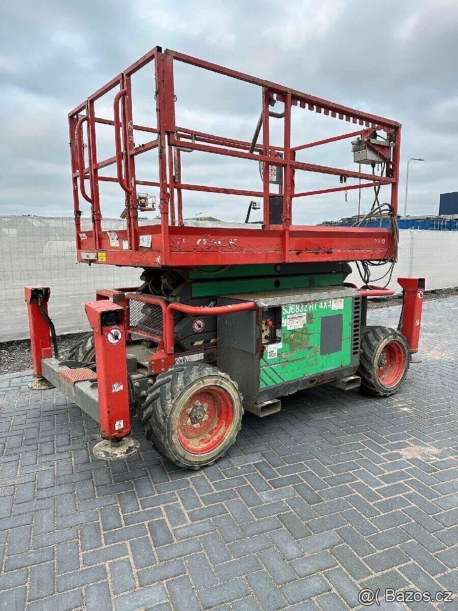 TERÉNNÍ NŮŽKOVÁ PLOŠINA SKYJACK SJ 6832 RT - 7