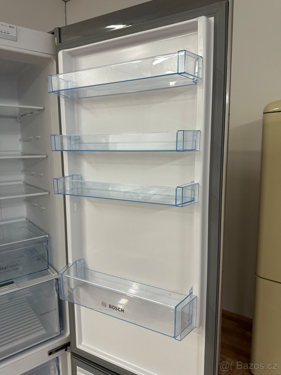 Lednice s mrazákem Bosch (104) - 7