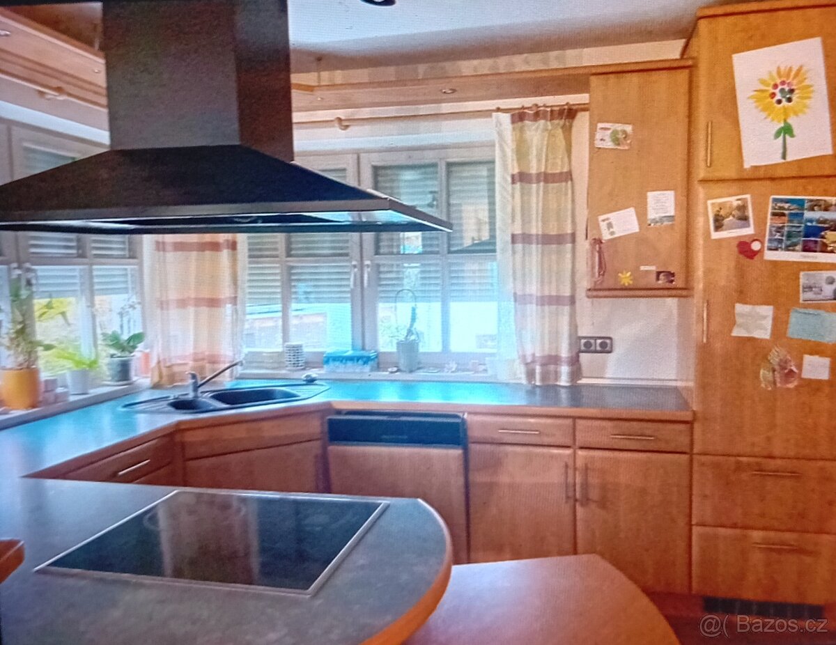 Kuchyňská linka se spotřebiči - 7
