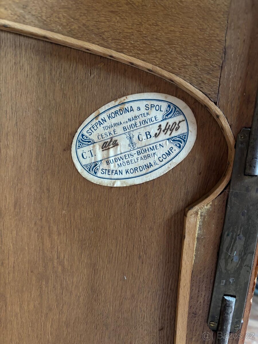 Starožitný nábytek - 7