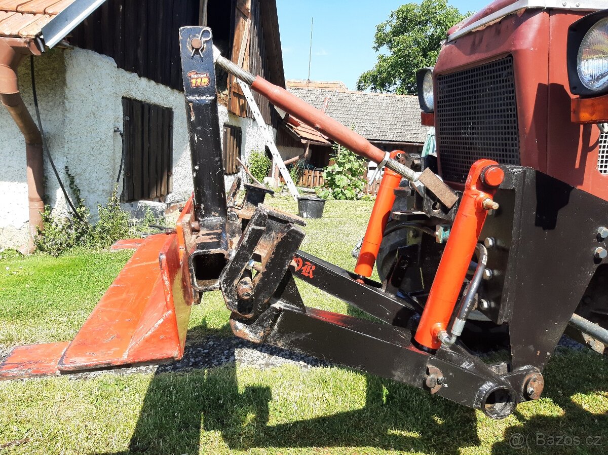 Čelní rampovač na traktor - 7