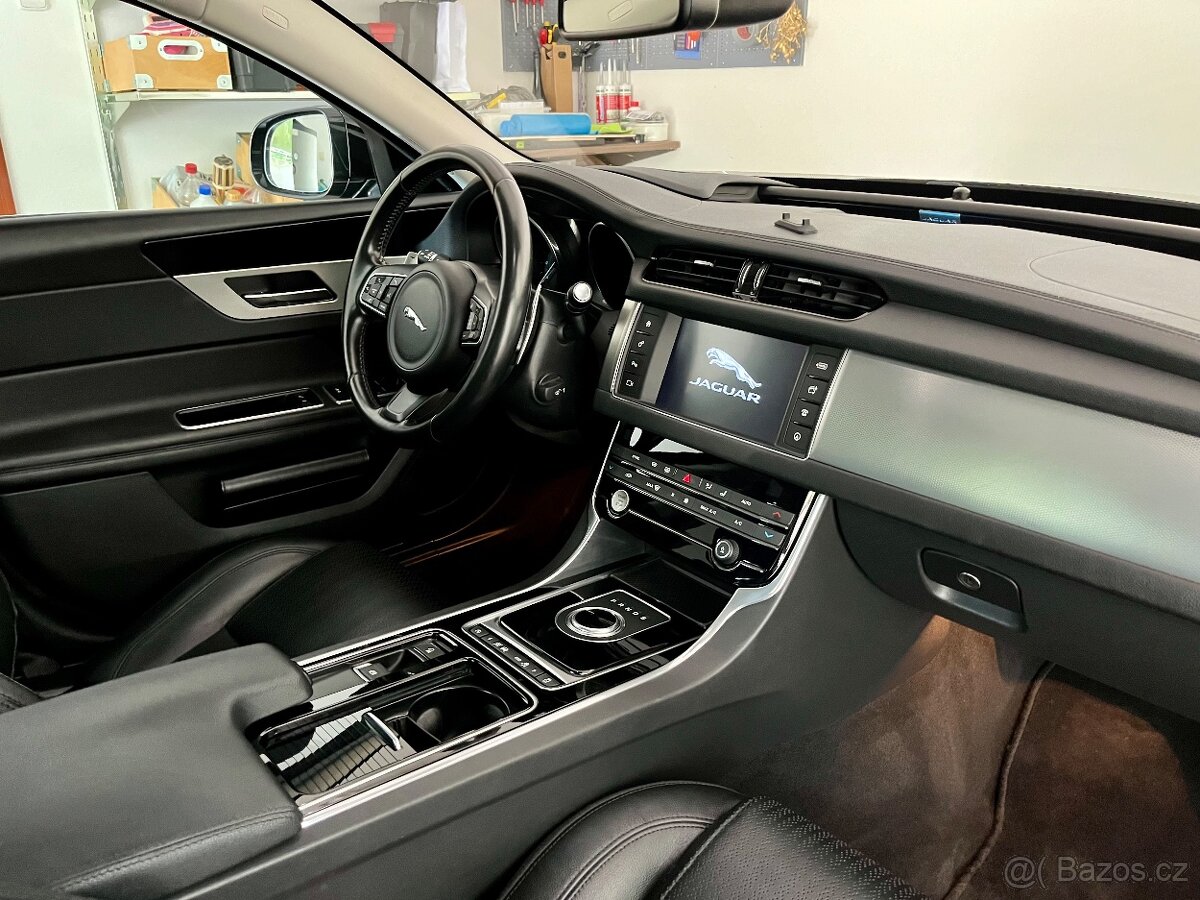 Jaguar XF - 7