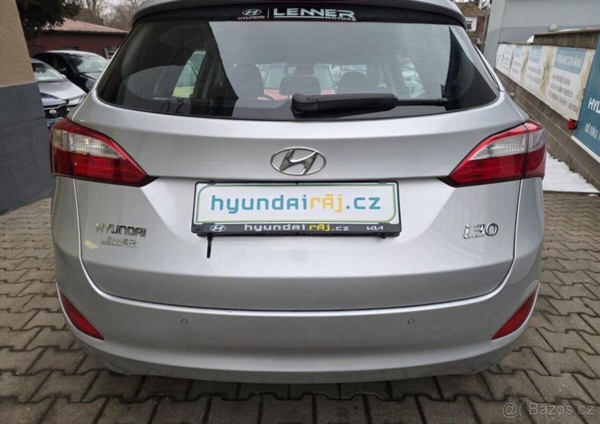 Hyundai i30 1.6-VYHŘÍVANÝ VOLANT+SEDADLA - 7